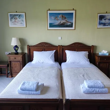Ariadne Beach House *