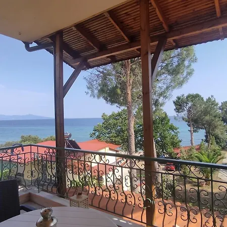 Ariadne Beach House *