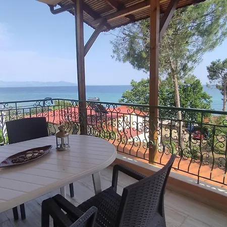 Ariadne Beach House Apartment *